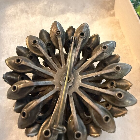 1960s Set Stone Margarita or Marguerite rhinestone pin brooch - Picture 2 of 2